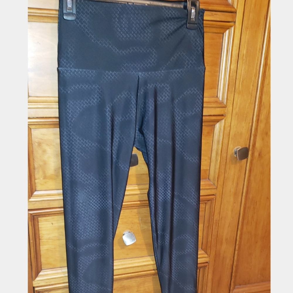 Onzie New Navy Blue Charcoal Snakeskin Leggjngs ML